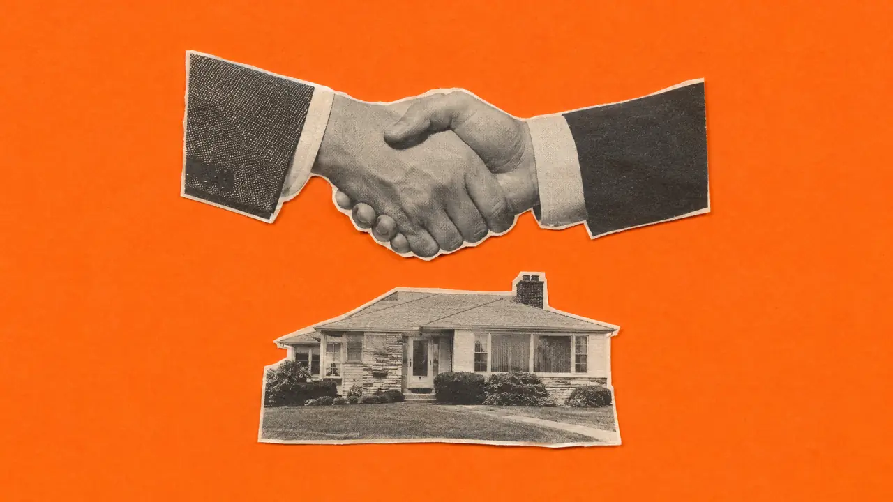 Collage d'une photo de magazine ancienne de deux mains qui se serrent au-dessus d'une petite maison, avec du papier orange