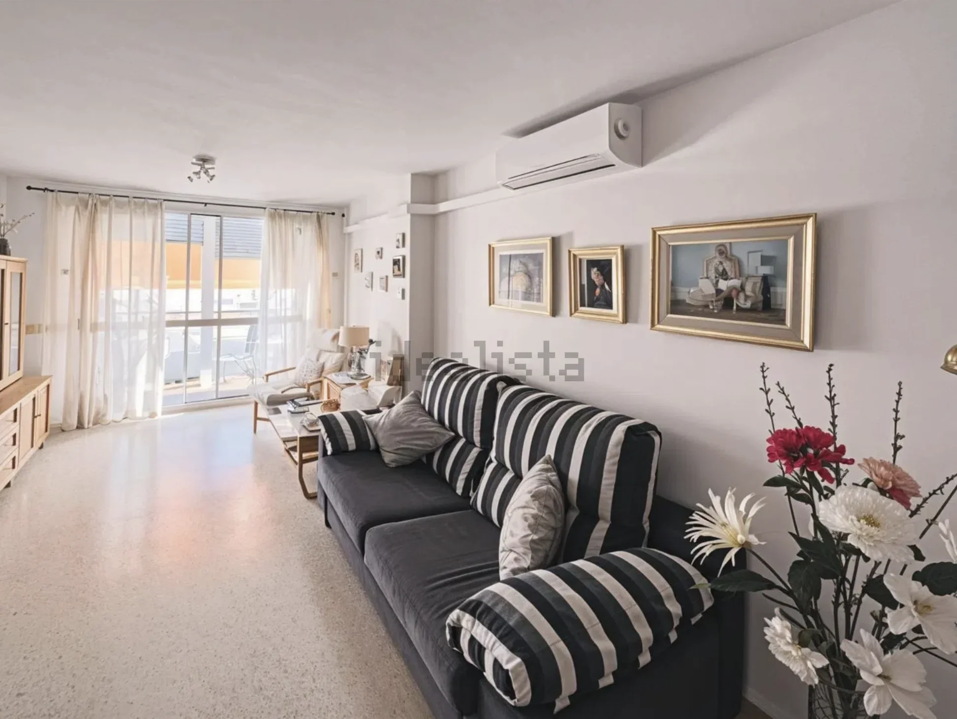 Avant mise en scène - Intérieur d'appartement vide