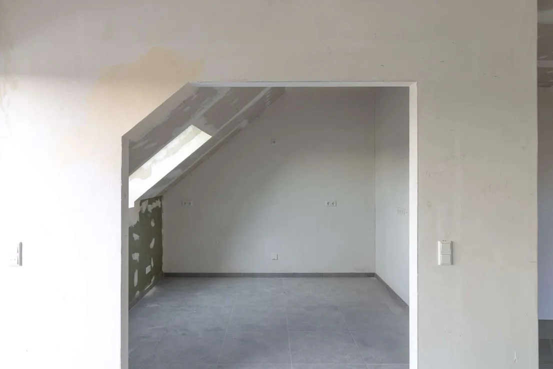 Antes de la puesta en escena virtual - área de cocina en construcción